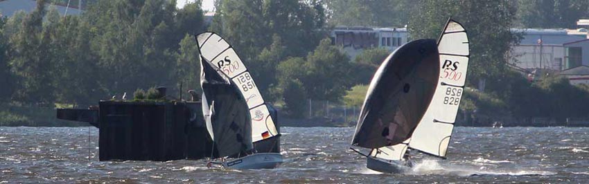 RS500 bei viel Wind auf der Warnow in Rostock